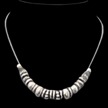 Cargar imagen en el visor de la galería, Collar de cuentas de plata

