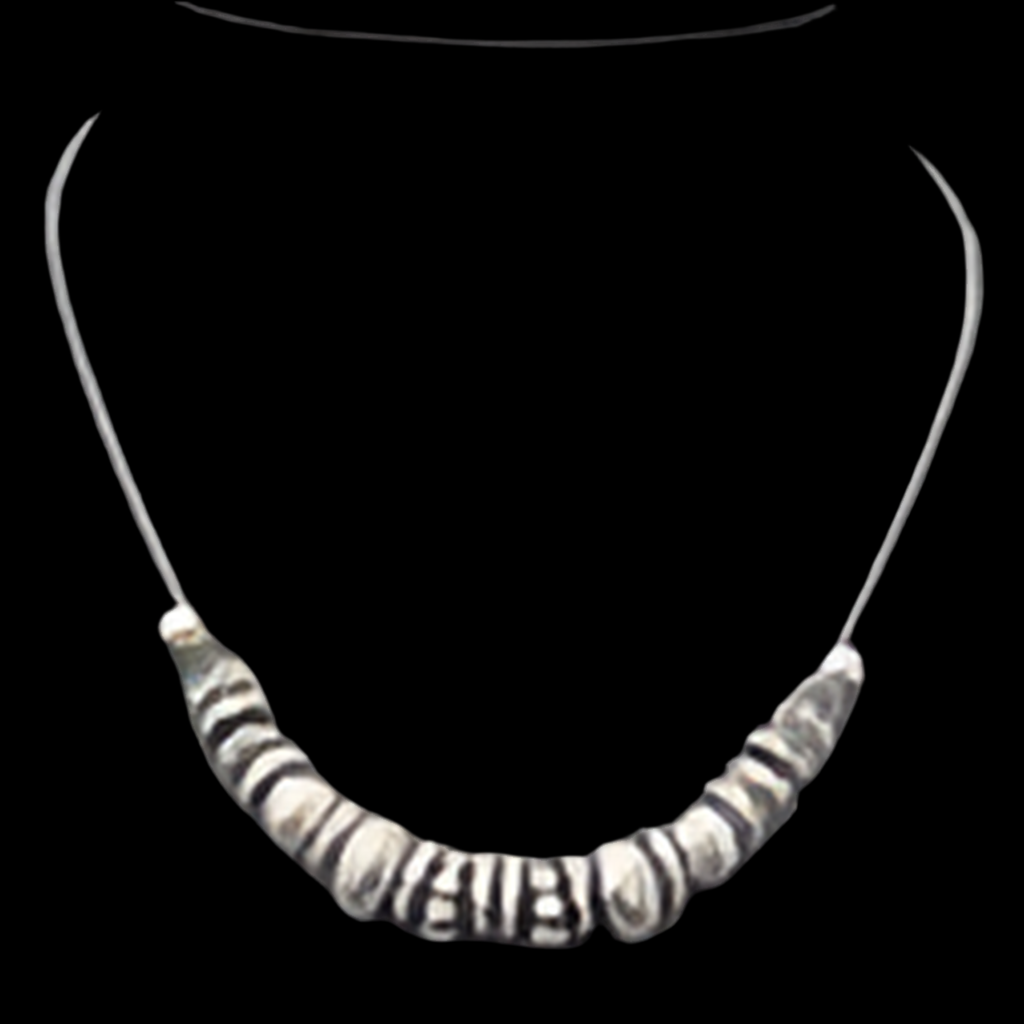 Collar de cuentas de plata