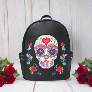 Hermosa mochila con calaveras de azúcar