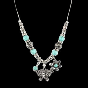 Collar de mariposa turquesa