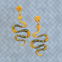 Load image into Gallery viewer, Hanging Snake Earrings-BlkGd
